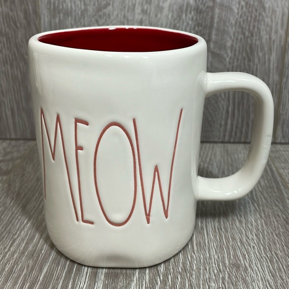 NWT Rae Dunn “MEOW” Ceramic Coffee Tea Mug Red - Picture 1 of 7
